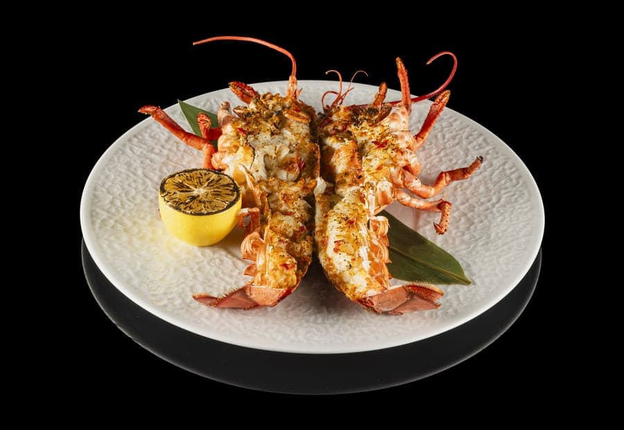 Whole Lobster – 800 g (2 Guests)