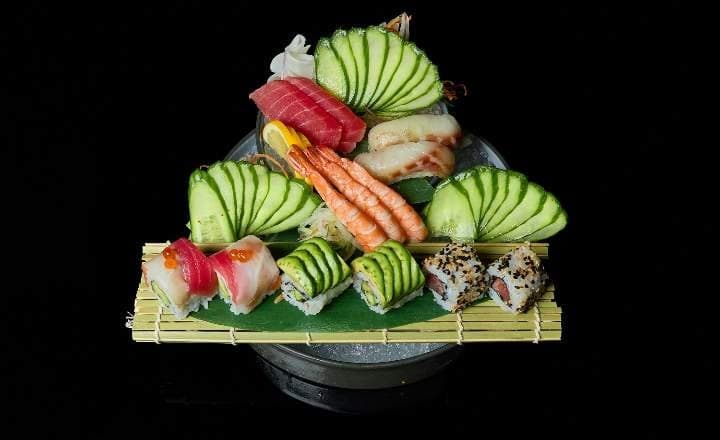 Mixed Sushi & Sashimi (2 nəfərlik)