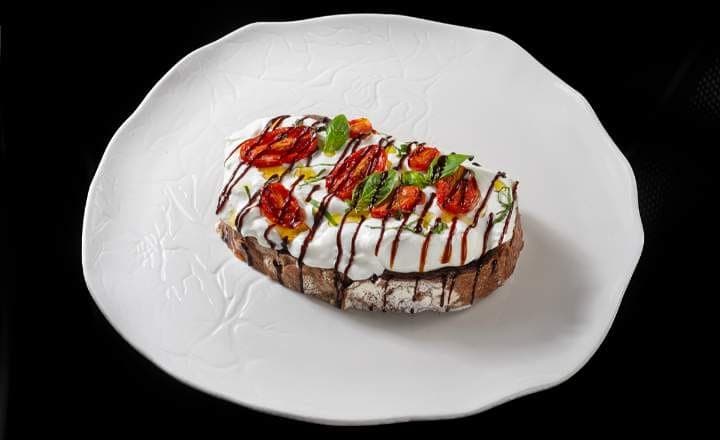 Buffalo Burrata Crostine